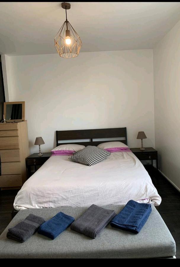 Massi'Z Apartment Ньои-сюр-Марн Екстериор снимка